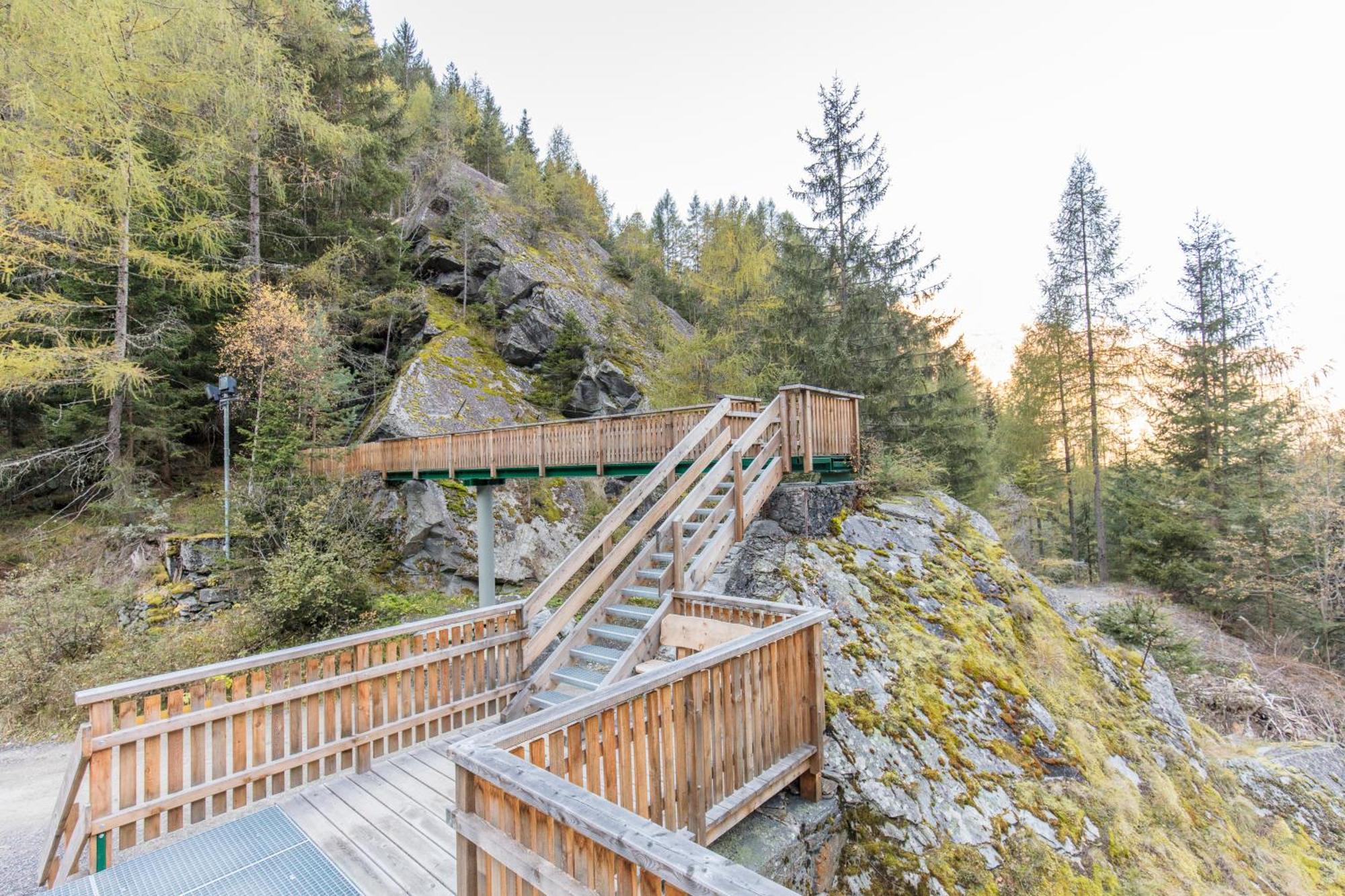 Haus Viktoria Apartamento Längenfeld Exterior foto