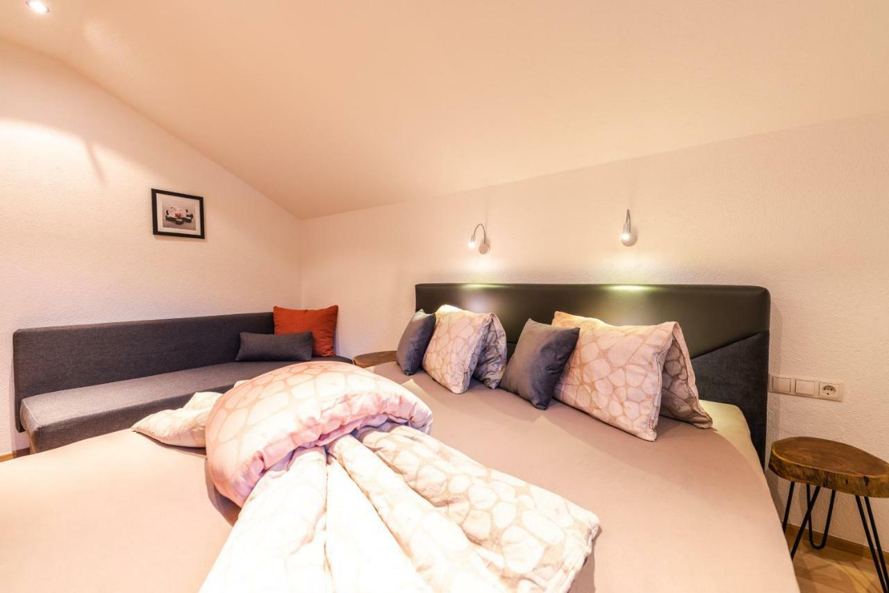 Haus Viktoria Apartamento Längenfeld Exterior foto
