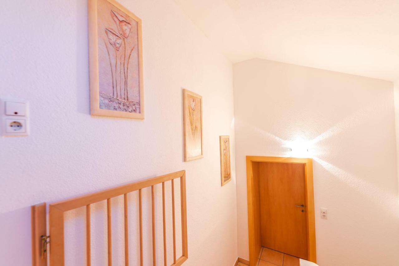 Haus Viktoria Apartamento Längenfeld Exterior foto