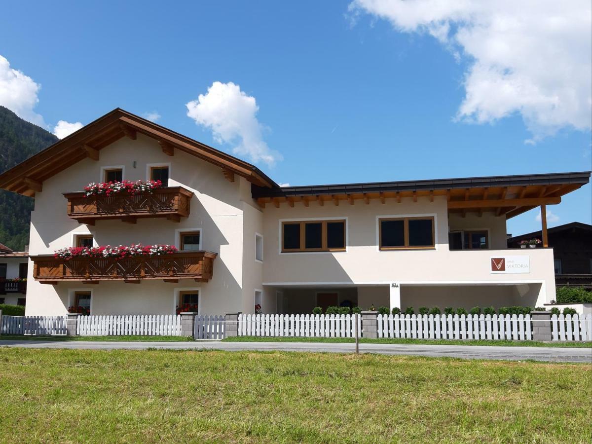 Haus Viktoria Apartamento Längenfeld Exterior foto